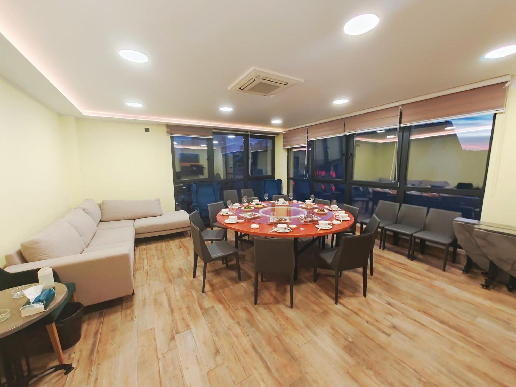 H.T Hotel Beograd Eksteriør bilde
