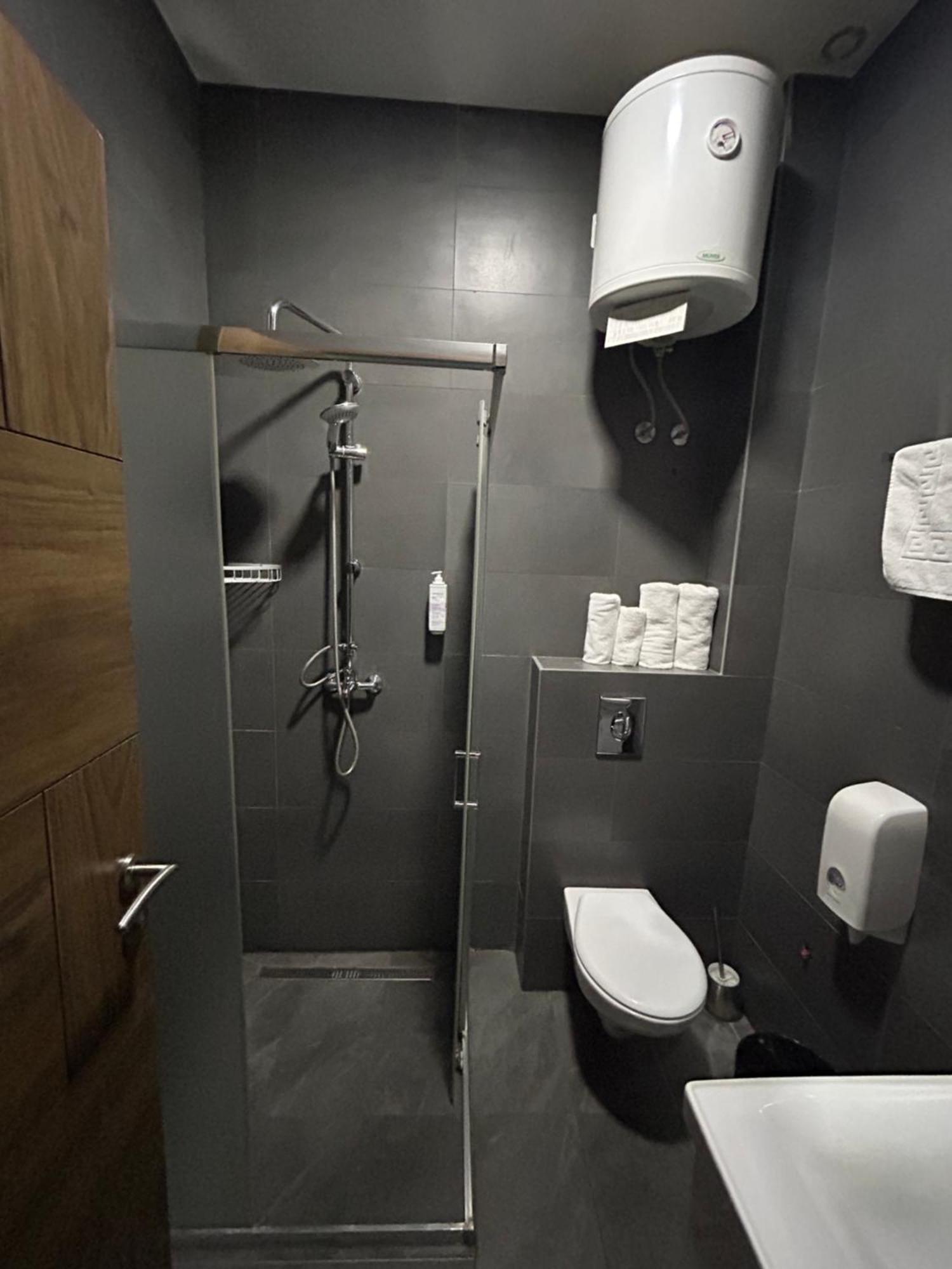 H.T Hotel Beograd Eksteriør bilde